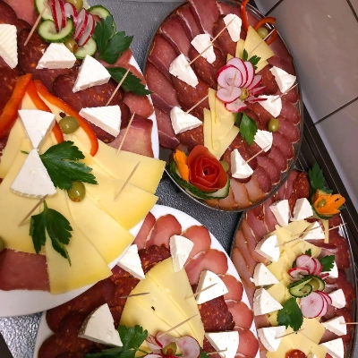 Käse- und Wurstplatte