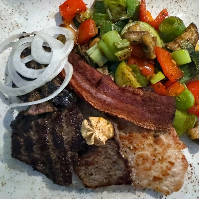 Grillteller mit Gemüse